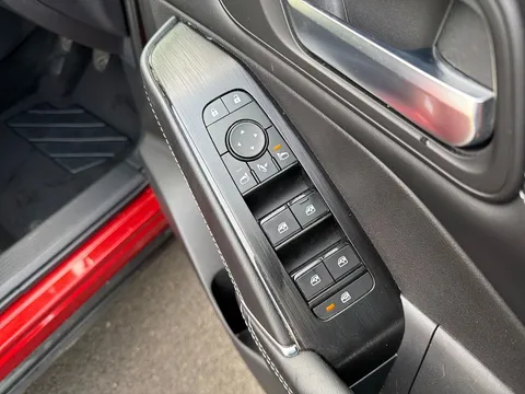 GY72RKZ Nissan Qashqai 1.3 DiG-T MH N-Connecta [Glass Roof] 5dr Thumbnail #22