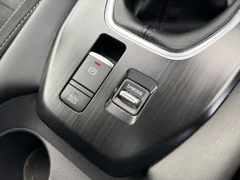 GY72RKZ Nissan Qashqai 1.3 DiG-T MH N-Connecta [Glass Roof] 5dr Thumbnail #25