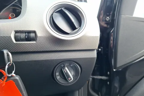 MD18TXO Volkswagen Up 1.0 High Up 5dr Thumbnail #19