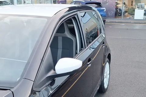 MD18TXO Volkswagen Up 1.0 High Up 5dr Thumbnail #37