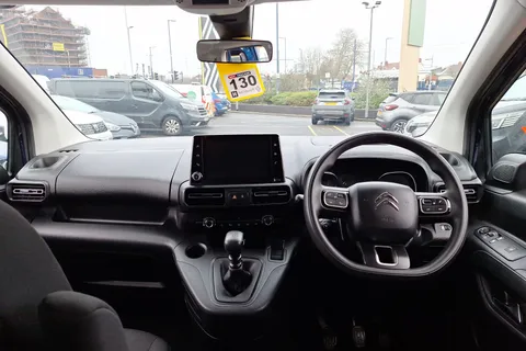 DU72LMO Citroën Berlingo 1.2 PureTech Feel M 5dr Thumbnail #4