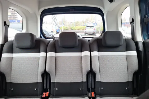 DU72LMO Citroën Berlingo 1.2 PureTech Feel M 5dr Thumbnail #11