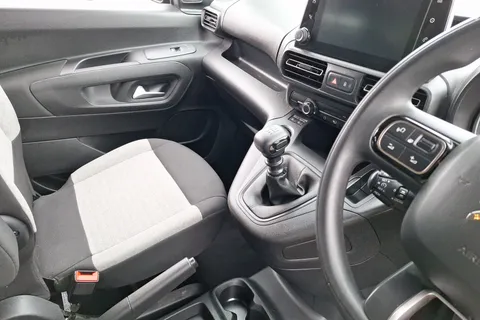DU72LMO Citroën Berlingo 1.2 PureTech Feel M 5dr Thumbnail #13