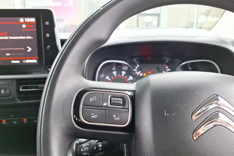 DU72LMO Citroën Berlingo 1.2 PureTech Feel M 5dr Thumbnail #15