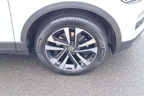 DU21HBP Volkswagen T-Roc 1.5 TSI EVO United 5dr DSG Thumbnail #5