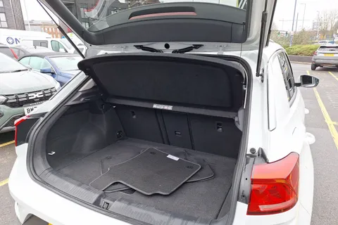 DU21HBP Volkswagen T-Roc 1.5 TSI EVO United 5dr DSG Thumbnail #21