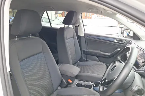 DU21HBP Volkswagen T-Roc 1.5 TSI EVO United 5dr DSG Thumbnail #32