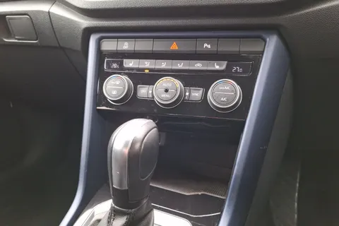 DU21HBP Volkswagen T-Roc 1.5 TSI EVO United 5dr DSG Thumbnail #41