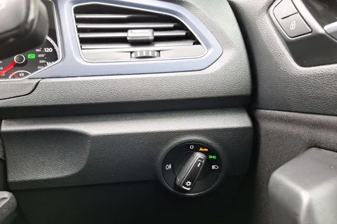 DU21HBP Volkswagen T-Roc 1.5 TSI EVO United 5dr DSG Thumbnail #35