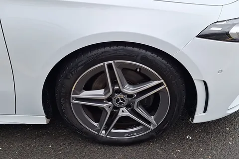 DX21RVZ Mercedes-Benz A-Class A180 AMG Line Executive 5dr Auto Thumbnail #5