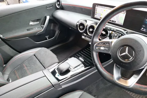 DX21RVZ Mercedes-Benz A-Class A180 AMG Line Executive 5dr Auto Thumbnail #13