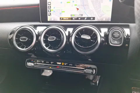 DX21RVZ Mercedes-Benz A-Class A180 AMG Line Executive 5dr Auto Thumbnail #40