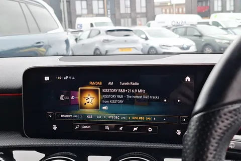 DX21RVZ Mercedes-Benz A-Class A180 AMG Line Executive 5dr Auto Thumbnail #35