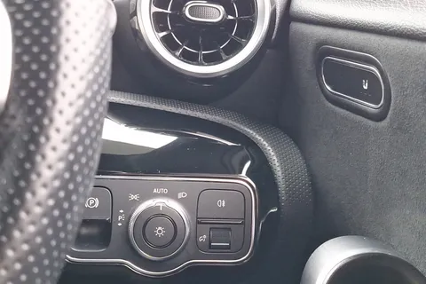 DX21RVZ Mercedes-Benz A-Class A180 AMG Line Executive 5dr Auto Thumbnail #34