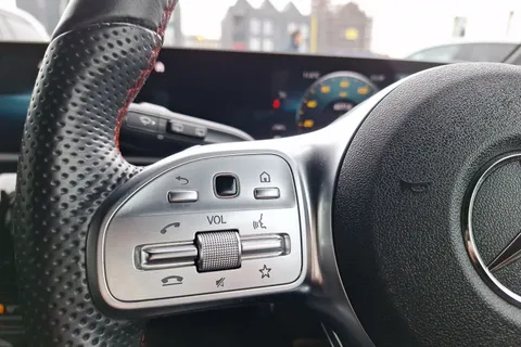 DX21RVZ Mercedes-Benz A-Class A180 AMG Line Executive 5dr Auto Thumbnail #32