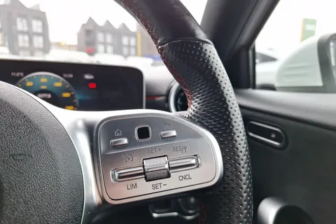 DX21RVZ Mercedes-Benz A-Class A180 AMG Line Executive 5dr Auto Thumbnail #33