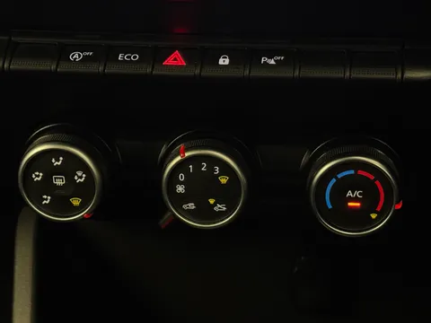 DY70GRU Dacia Duster 1.3 TCe 130 Comfort 5dr Thumbnail #27