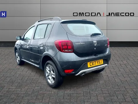 CX17YXJ Dacia Sandero Stepway 1.5 dCi Laureate 5dr Thumbnail #7