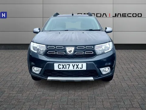 CX17YXJ Dacia Sandero Stepway 1.5 dCi Laureate 5dr Thumbnail #3