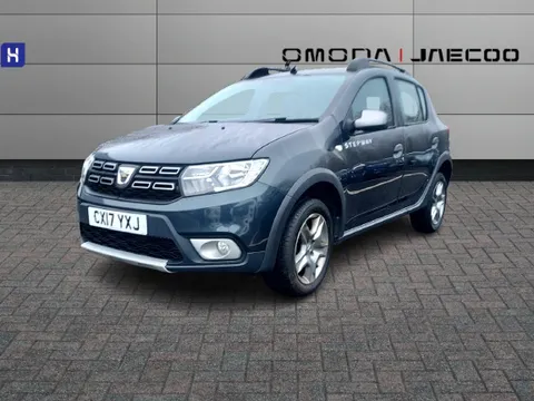 CX17YXJ Dacia Sandero Stepway 1.5 dCi Laureate 5dr Thumbnail #4