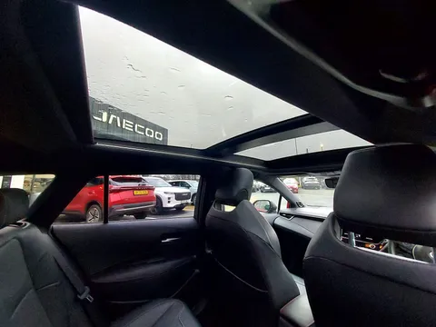 FG70GVD Toyota Corolla 2.0 VVT-i Hybrid Excel 5dr CVT Thumbnail #14