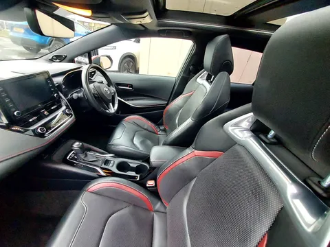 FG70GVD Toyota Corolla 2.0 VVT-i Hybrid Excel 5dr CVT Thumbnail #20