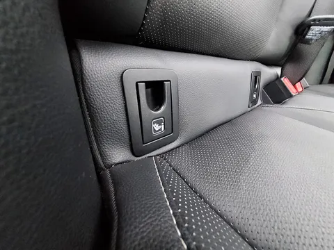 FG70GVD Toyota Corolla 2.0 VVT-i Hybrid Excel 5dr CVT Thumbnail #21