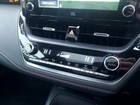 FG70GVD Toyota Corolla 2.0 VVT-i Hybrid Excel 5dr CVT Thumbnail #22