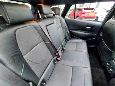 FG70GVD Toyota Corolla 2.0 VVT-i Hybrid Excel 5dr CVT Thumbnail #25