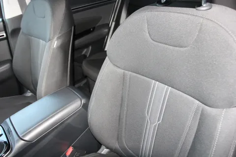 DG72MVJ Hyundai Tucson 1.6 TGDi Hybrid 230 Premium 5dr 2WD Auto Thumbnail #7