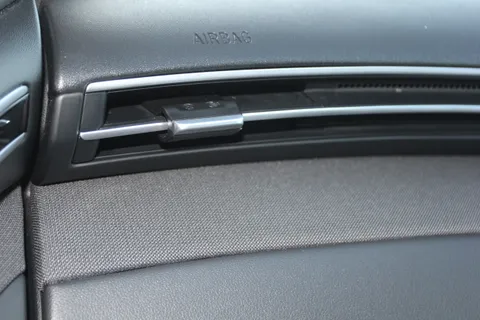 DG72MVJ Hyundai Tucson 1.6 TGDi Hybrid 230 Premium 5dr 2WD Auto Thumbnail #9