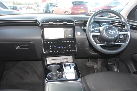 DG72MVJ Hyundai Tucson 1.6 TGDi Hybrid 230 Premium 5dr 2WD Auto Thumbnail #11