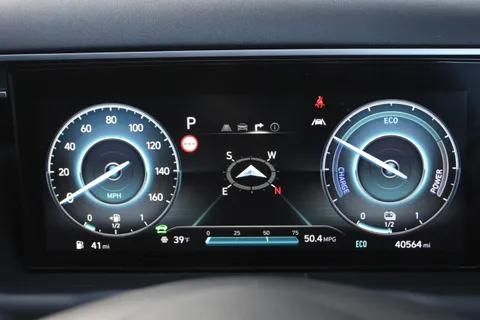 DG72MVJ Hyundai Tucson 1.6 TGDi Hybrid 230 Premium 5dr 2WD Auto Thumbnail #17