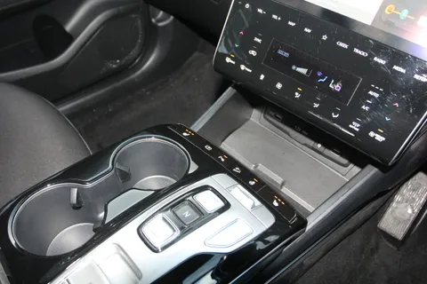 DG72MVJ Hyundai Tucson 1.6 TGDi Hybrid 230 Premium 5dr 2WD Auto Thumbnail #22