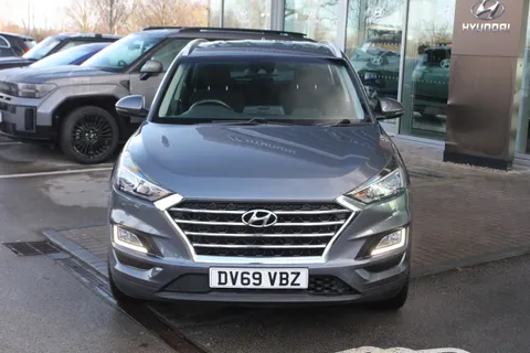 DV69VBZ Hyundai Tucson 1.6 GDi SE Nav 5dr 2WD Thumbnail #2