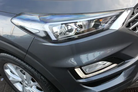 DV69VBZ Hyundai Tucson 1.6 GDi SE Nav 5dr 2WD Thumbnail #6