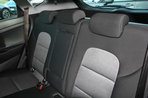 DV69VBZ Hyundai Tucson 1.6 GDi SE Nav 5dr 2WD Thumbnail #10