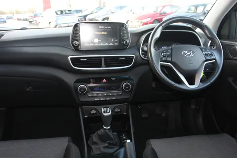 DV69VBZ Hyundai Tucson 1.6 GDi SE Nav 5dr 2WD Thumbnail #11