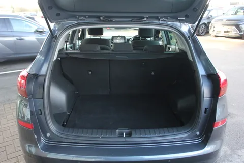 DV69VBZ Hyundai Tucson 1.6 GDi SE Nav 5dr 2WD Thumbnail #13