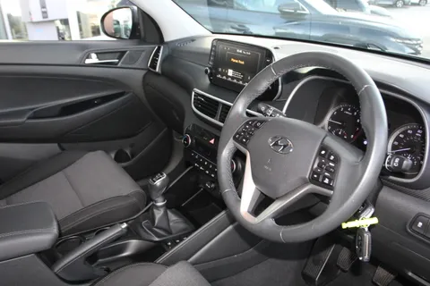 DV69VBZ Hyundai Tucson 1.6 GDi SE Nav 5dr 2WD Thumbnail #15