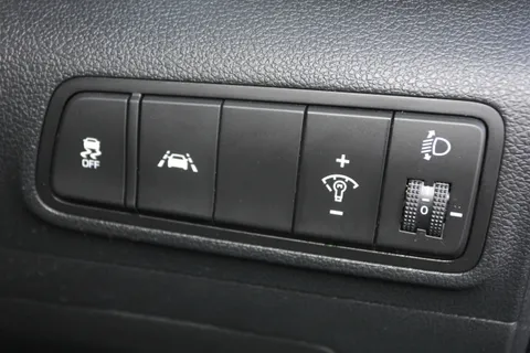 DV69VBZ Hyundai Tucson 1.6 GDi SE Nav 5dr 2WD Thumbnail #16