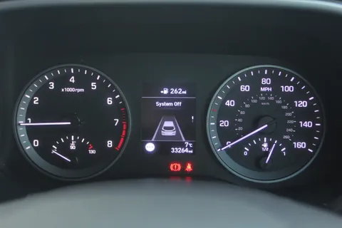 DV69VBZ Hyundai Tucson 1.6 GDi SE Nav 5dr 2WD Thumbnail #17