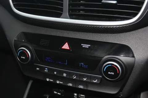 DV69VBZ Hyundai Tucson 1.6 GDi SE Nav 5dr 2WD Thumbnail #24