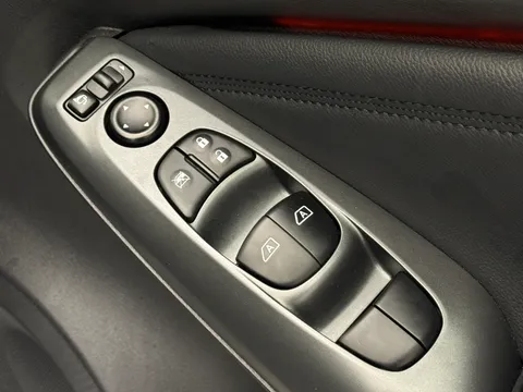 OW74HJN Nissan Juke 1.0 DiG-T N-Connecta 5dr Thumbnail #18