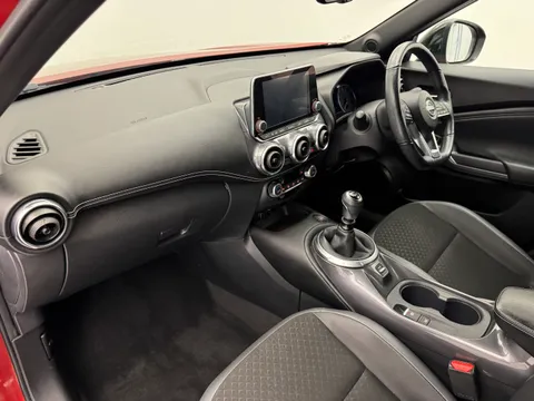 DY72SOH Nissan Juke 1.0 DiG-T 114 N-Connecta 5dr Thumbnail #13