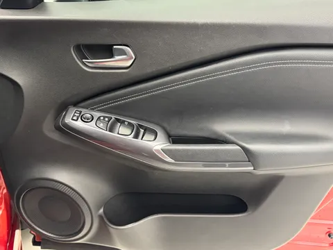 DY72SOH Nissan Juke 1.0 DiG-T 114 N-Connecta 5dr Thumbnail #18