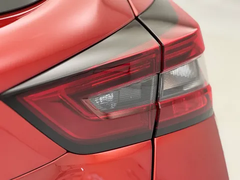 DY72SOH Nissan Juke 1.0 DiG-T 114 N-Connecta 5dr Thumbnail #33