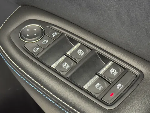 HN74TXA Renault ARKANA 1.6 E-Tech FHEV 145 Esprit Alpine 5dr Auto Thumbnail #13