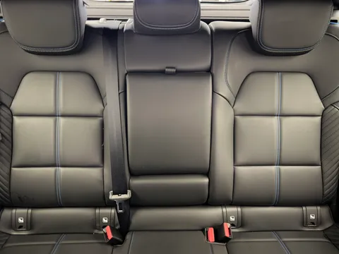 HN74TXA Renault ARKANA 1.6 E-Tech FHEV 145 Esprit Alpine 5dr Auto Thumbnail #16