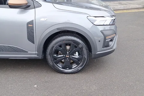 CJ24HYM Dacia Jogger 1.6 HEV Extreme 5dr Auto Thumbnail #5